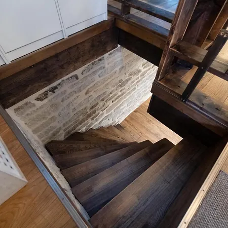 Unique 3 Floor Apartment. Garden, Great Location! Апартаменты