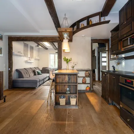 Unique 3 Floor Apartment. Garden, Great Location! Апартаменты